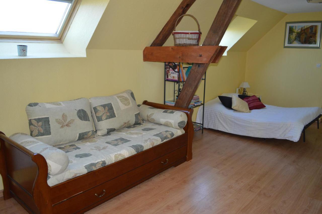 Les Gites De La Chapiniere Châteauvieux Exterior foto