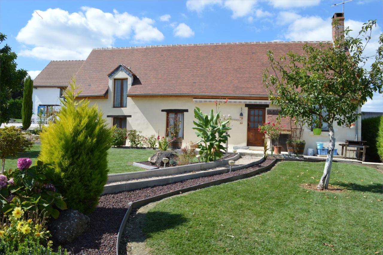 Les Gites De La Chapiniere Châteauvieux Exterior foto